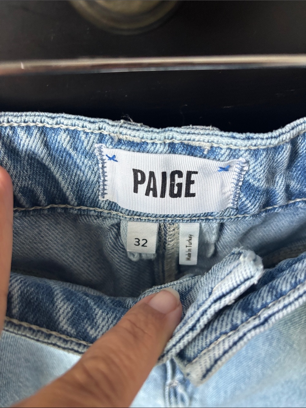 Evereve PAIGE size 32 (Women’s 14) Denim Mini Skirt, Light Wash with Frayed Hem - Picture 2 of 10